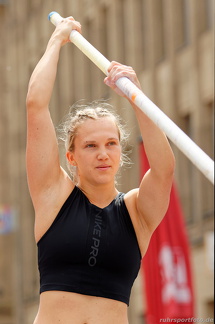 Nikola Pöschlova 7202