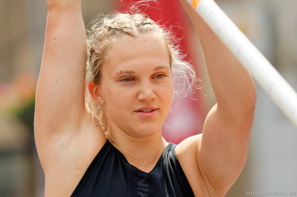 Nikola Pöschlova 7387