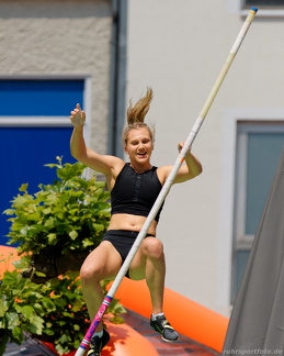 Nikola Pöschlova 7451