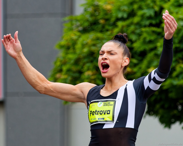 Gabriela Petrova 3453k.JPG