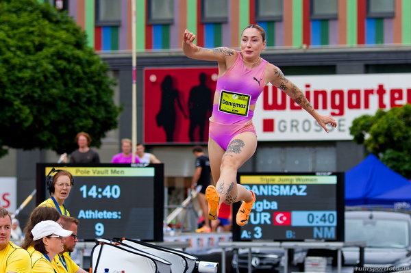 Tugba Danizmas 4201k